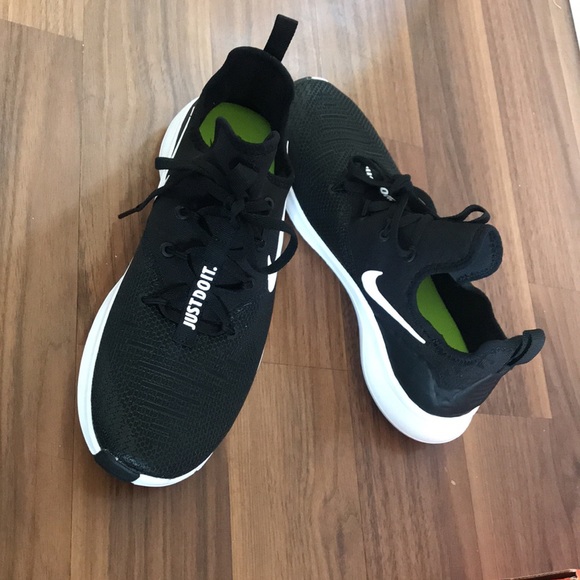 Nike Shoes - Picture 4 of 4